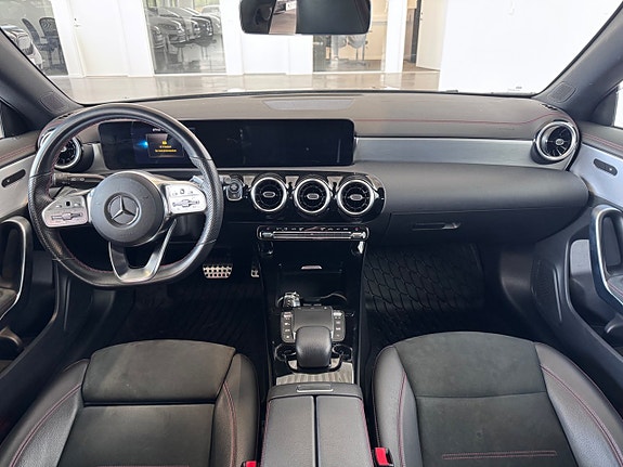 Mercedes-Benz CLA200 11 of 19
