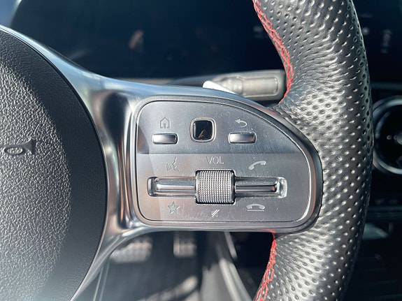 Mercedes-Benz CLA200 9 of 13