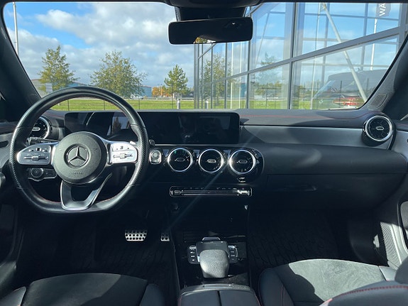 Mercedes-Benz CLA200 6 of 13