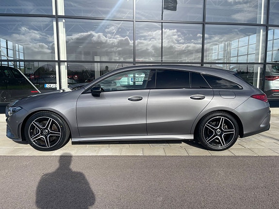 Mercedes-Benz CLA200 2 of 5