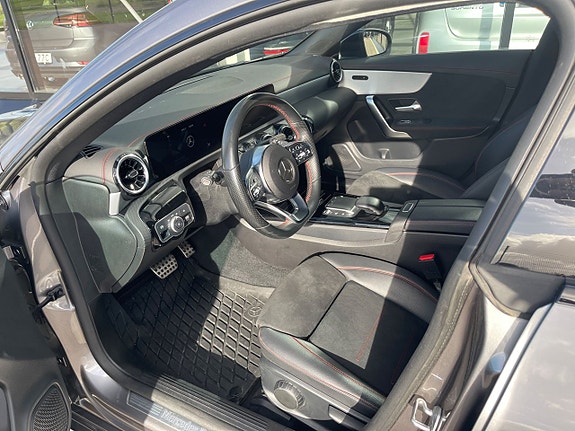 Mercedes-Benz CLA200 5 of 5