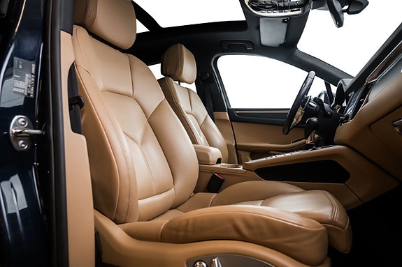 Porsche Macan 18 of 24