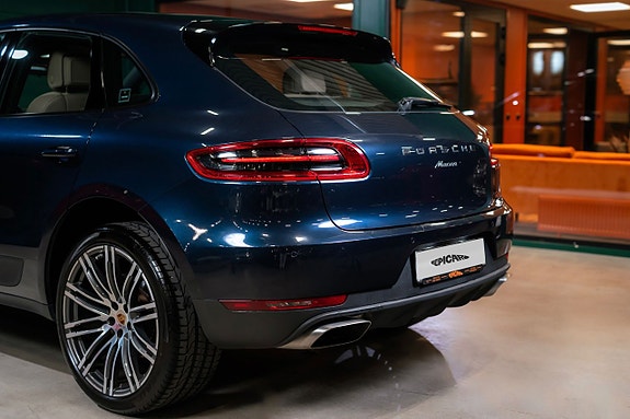Porsche Macan 6 of 24
