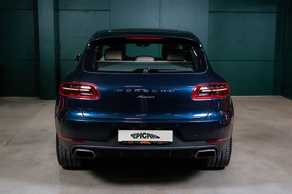 Porsche Macan 8 of 24