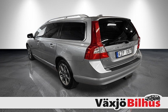 Volvo V70 2 of 11