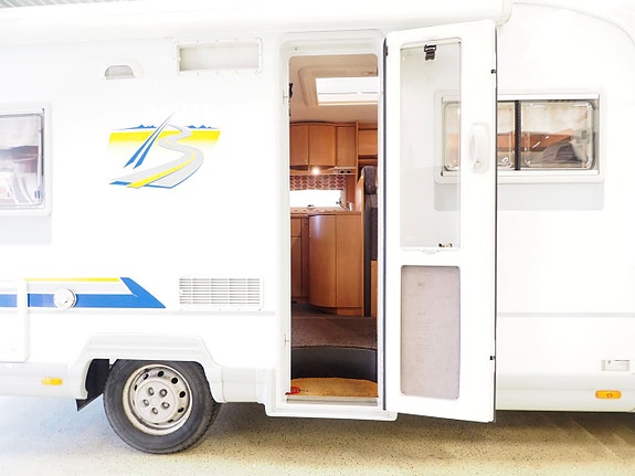 Bürstner T625  Harmony 2 of 11