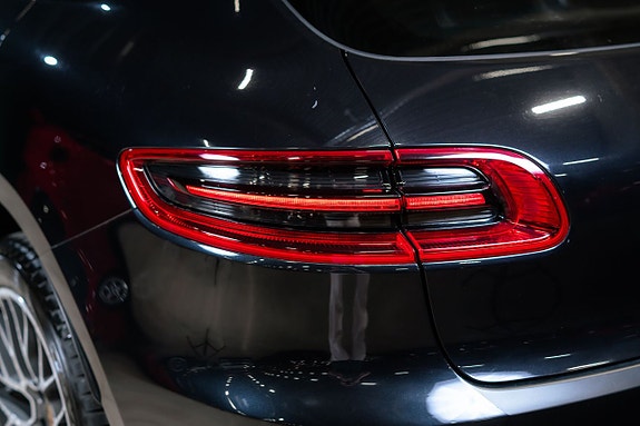 Porsche Macan S 7 of 26