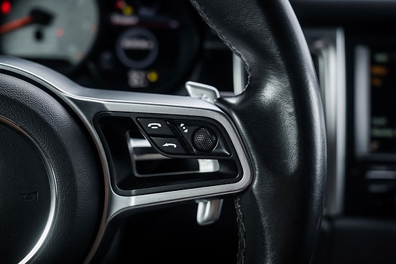 Porsche Macan S 19 of 26
