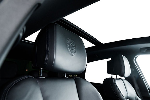Porsche Macan S 26 of 26
