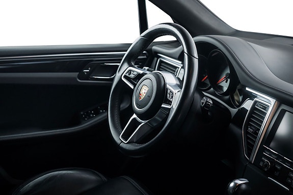 Porsche Macan S 23 of 26