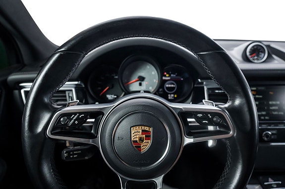Porsche Macan S 12 of 26