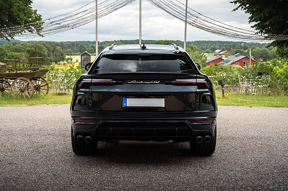 Lamborghini Urus 7 of 28