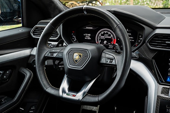 Lamborghini Urus 24 of 28