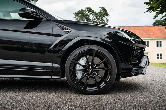 Lamborghini Urus 11 of 28