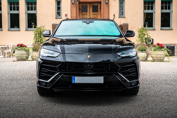 Lamborghini Urus 4 of 28