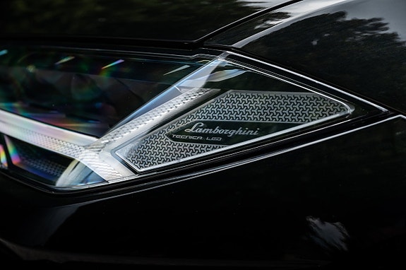 Lamborghini Urus 13 of 28