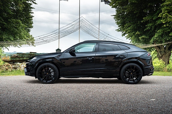 Lamborghini Urus 5 of 28
