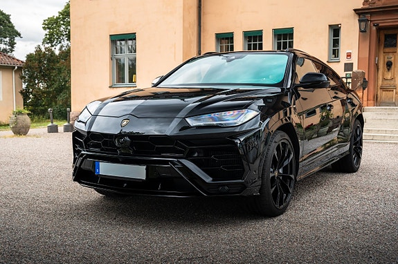 Lamborghini Urus 3 of 28