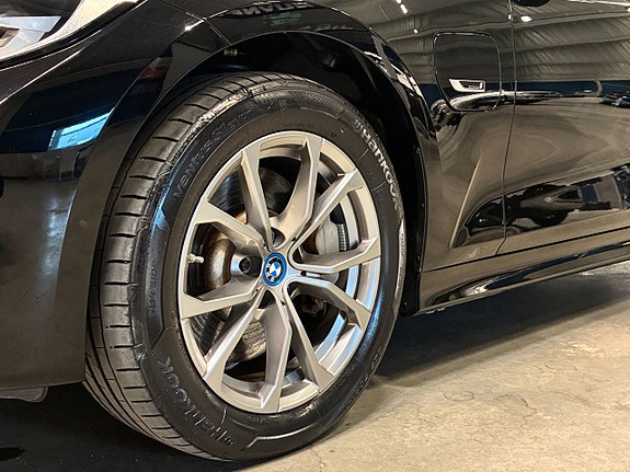 BMW 330e 11 of 28
