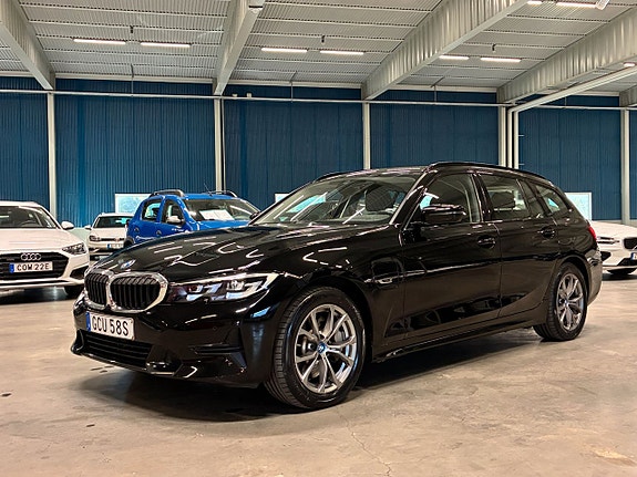 BMW 330e 9 of 28