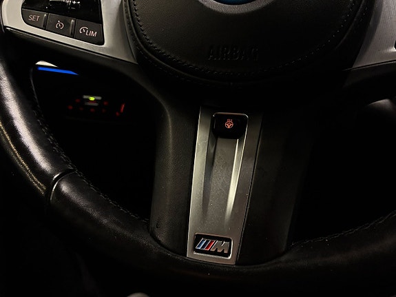 BMW 330e 24 of 28