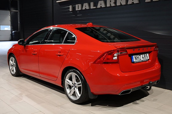 Volvo S60 4 of 5