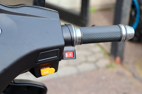 MOTO CR e-Life ELDRIVEN NYHET 15 km/h eller 25 km/h 9 of 12