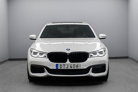 BMW 730 3 of 5