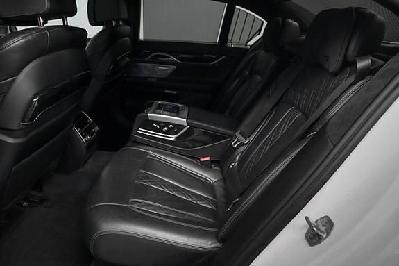 BMW 730 11 of 26
