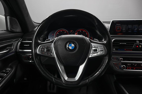 BMW 730 12 of 26