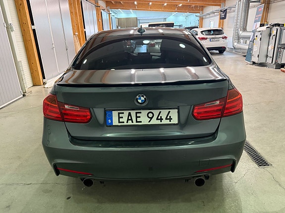 BMW 320 15 of 17