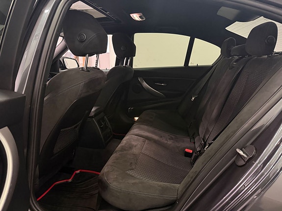 BMW 320 12 of 17