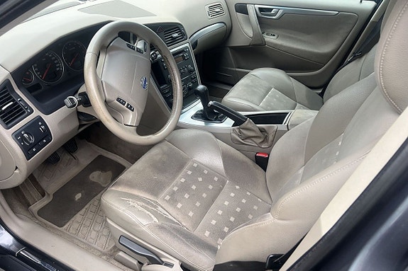 Volvo V70 9 of 23