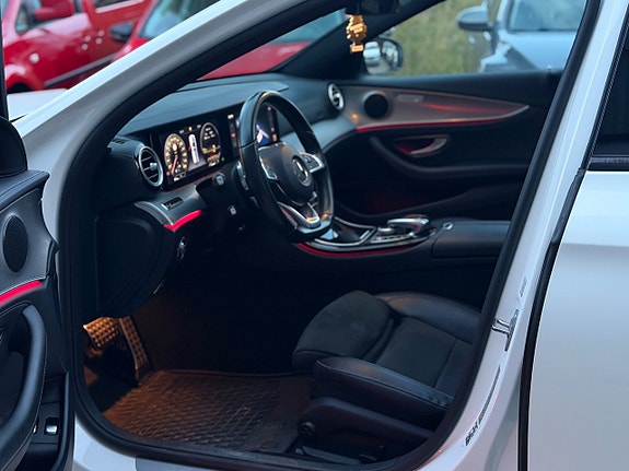 Mercedes-Benz E220 6 of 10