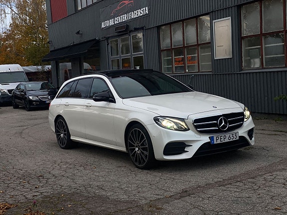 Mercedes-Benz E220 3 of 5
