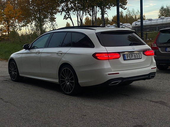Mercedes-Benz E220 5 of 5