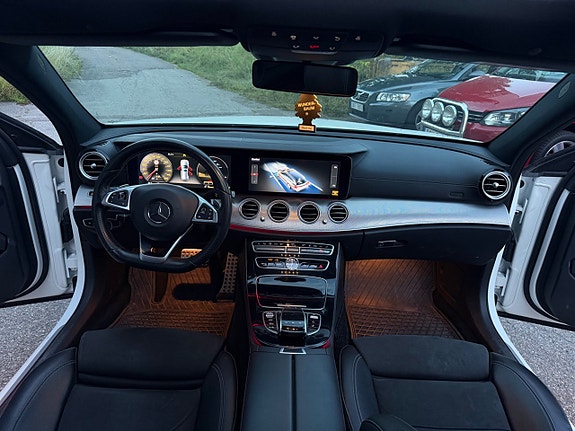 Mercedes-Benz E220 9 of 10