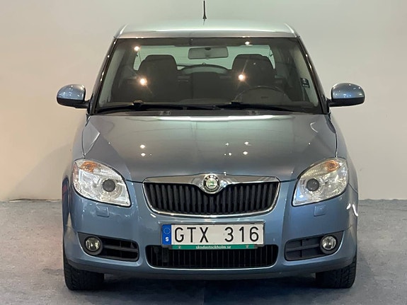 Skoda Fabia 2 of 13