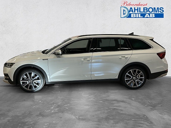 Skoda Octavia Scout 2 of 20