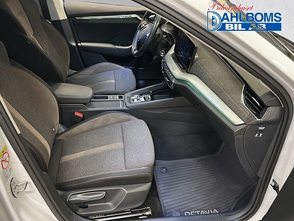 Skoda Octavia Scout 11 of 20