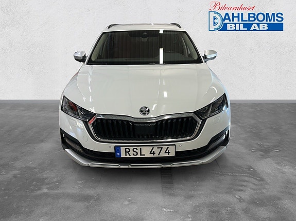 Skoda Octavia Scout 8 of 20