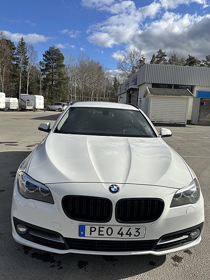 BMW 520d 3 of 5
