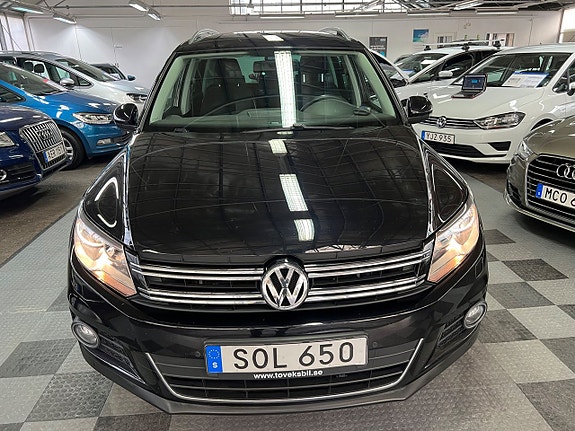 Volkswagen Tiguan 6 of 12