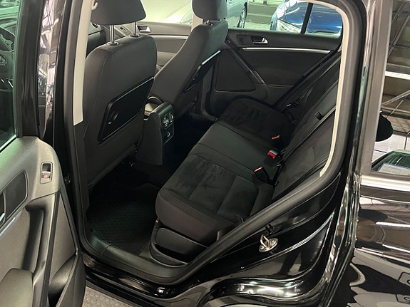 Volkswagen Tiguan 12 of 12