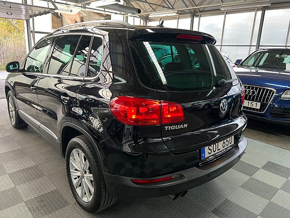 Volkswagen Tiguan 3 of 5