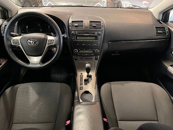 Toyota Avensis 12 of 13