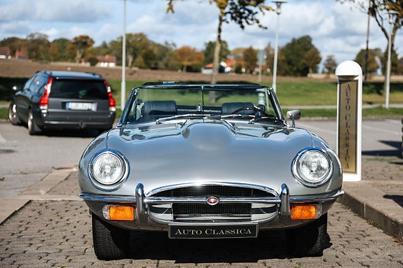 Jaguar E-TYPE 4 of 5