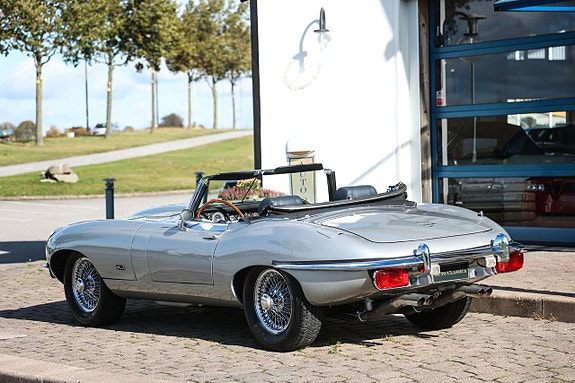 Jaguar E-TYPE 6 of 18