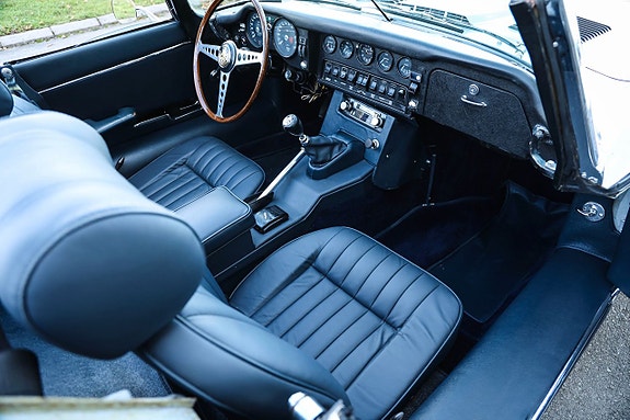 Jaguar E-TYPE 12 of 18