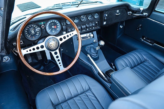 Jaguar E-TYPE 13 of 18